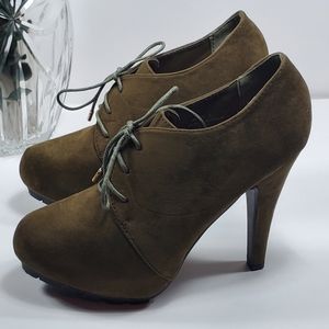Dollhouse Lita Suede Olive Lace-up Ankle Booties 9